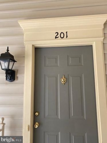 8200 Crossbrook Ct, Lorton, VA 22079-4611