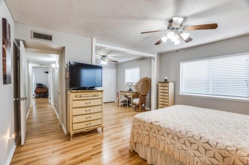 2049 Christie Ln, Carrollton TX 75007-3509 exterior