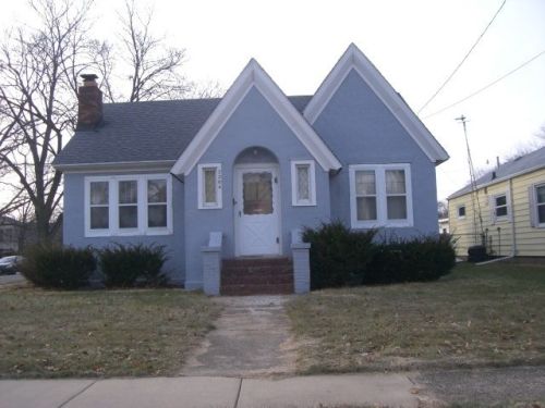 2204 Grant Ave, Rockford, IL 61103-3940