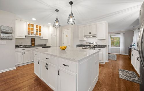 824 Fairhope Ave, Glenview, IL 60025-1916