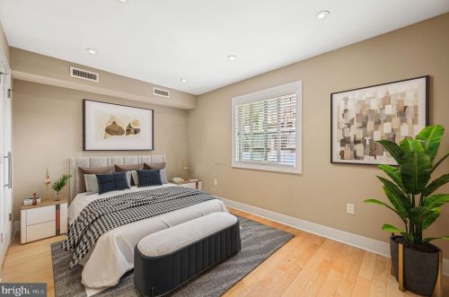 771 19th St, Philadelphia PA  19130-2029 exterior