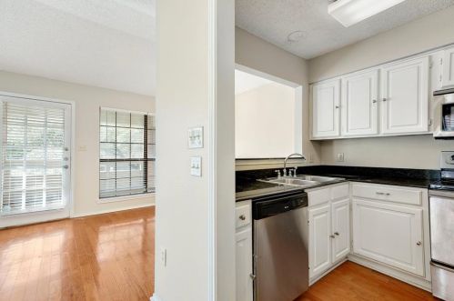 2306 Kenley St, Fort Worth TX  76107-4938 exterior