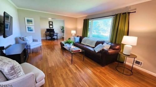 4 Happel Ct, Scotch Plains, NJ 07076-2108