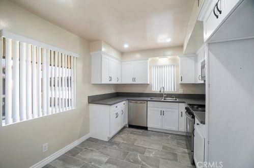 600 Stocker St, Glendale CA  91202-2266 exterior