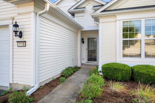 1518 Countryside Dr, Joliet, IL 60404-7013