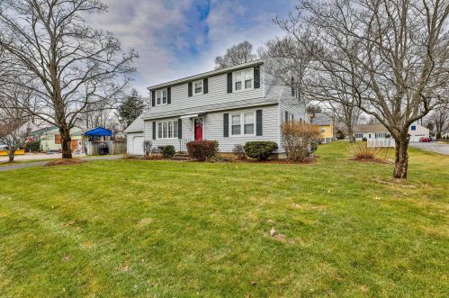 43 Marie Ave, Nashua, NH 03063-3554