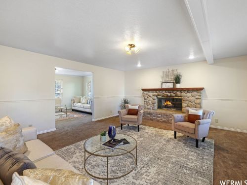 25 Snowstar Ln, Sandy UT 84092-4800 exterior