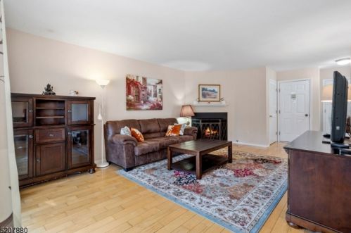 22 Grant Way, Princeton NJ  08540-1600 exterior
