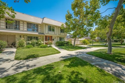 9842 Via Sonoma, Cypress, CA 90630-3438