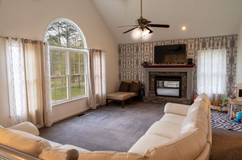 112 Wood Gate Dr, Holly Springs, GA 30115-2825