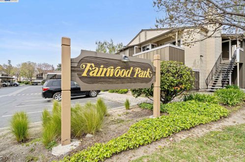 1083 Tekman Dr, San Jose, CA 95122-4211