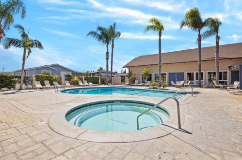 2300 Lewis St, Anaheim CA  92802-5007 exterior