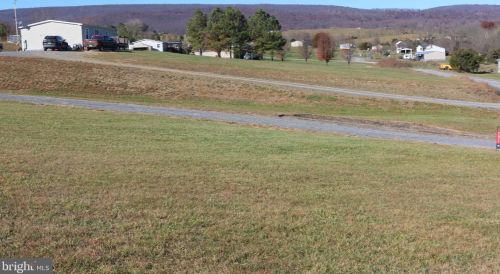 120 Dewey Dr, Maysville WV  26833 exterior