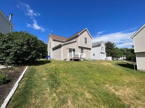 19 Calla Lily Ln, Wapping CT  06074-2726 exterior