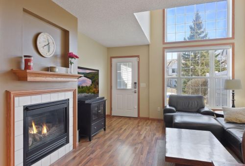 2732 Wagon Wheel Curv, Chaska, MN 55318-1580