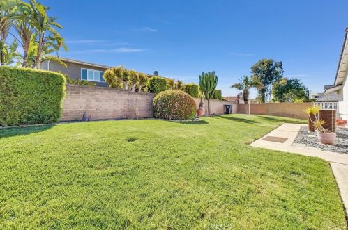 15242 Touraine Way, Irvine CA  92604-3150 exterior
