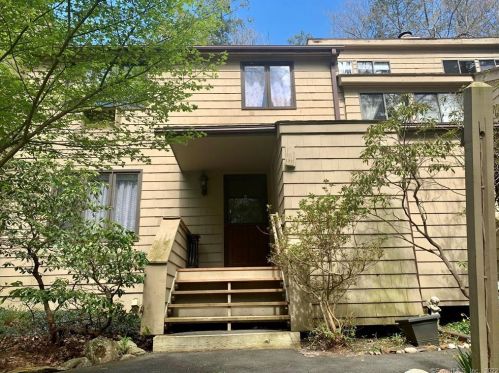 171 Old Farms Rd, Torrington, CT 06790-2240