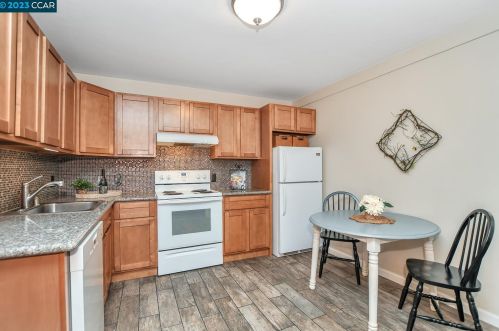 30 Kirkwood Ct, Concord CA  94521-1427 exterior