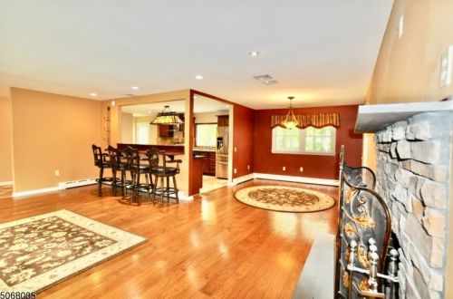 25 Elizabeth Dr, Dover NJ  07869-1307 exterior