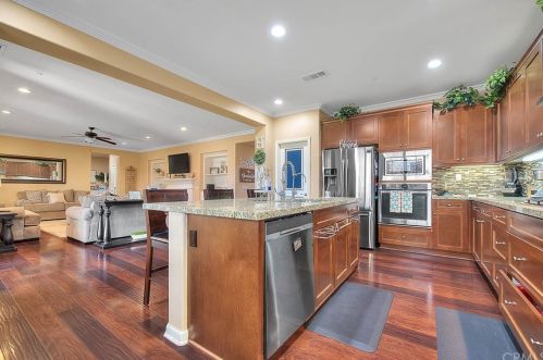 10815 Portofino Ln, Riverside CA  92503-5213 exterior