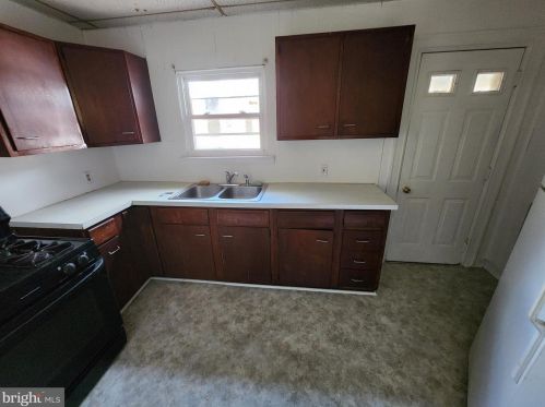 230 Woodlawn Ave, Trenton NJ  08609-1704 exterior