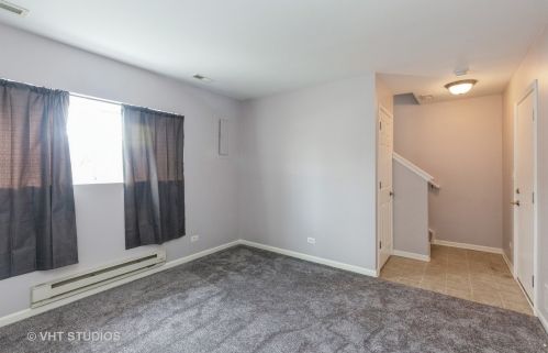 1236 Derry Ln, Pingree Grove, IL 60140-9122