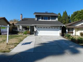 760 Sandy Brook Ct, Rodeo, CA 94572-2045
