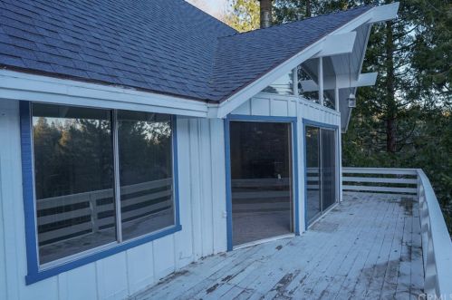 246 Fairway Dr, Lake Arrowhead, CA