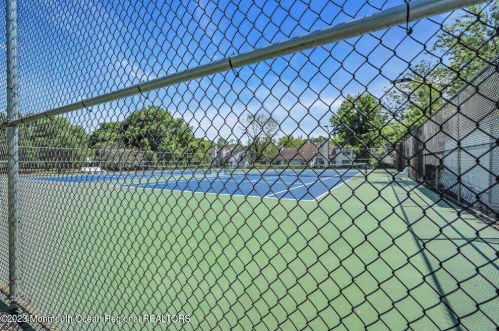 178 Old Orch Ln, Tinton Falls NJ 07712-2570 exterior