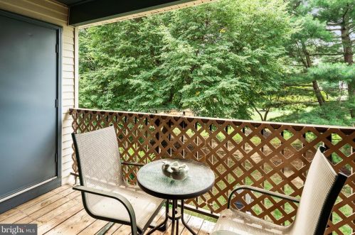 92 Wyndham Pl, Trenton NJ 08691-3127 exterior