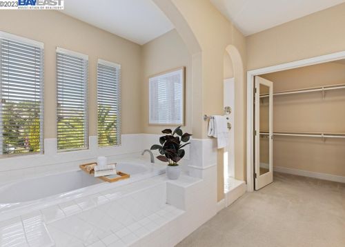 10864 Inspiration Cir, Pleasanton CA  94568-5562 exterior