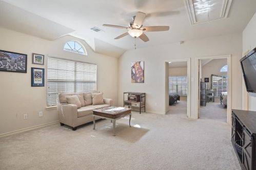 5724 Diamond Valley Dr, Fort Worth TX  76179-7607 exterior