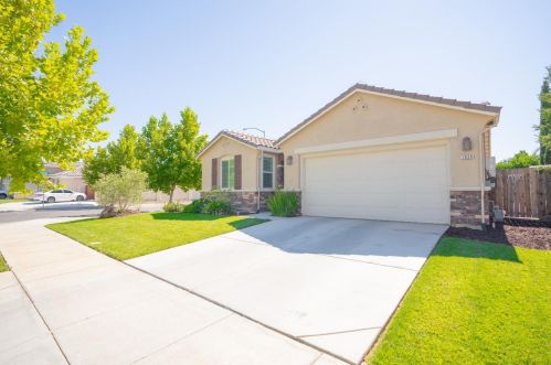 1628 Tumbleweed Way, Los Banos, CA 93635-8543