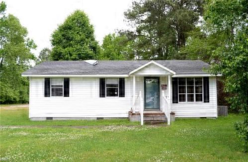 451 Bank St, Waverly, VA 23890-3441