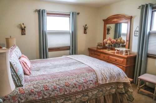 1944 Greenbrier St, Saint Paul MN  55117-2214 exterior