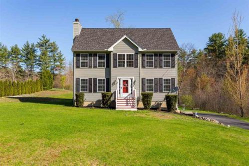 18 Scruton Pond Rd, Barrington, NH 03825-6002
