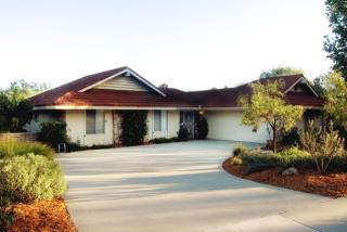 1180 Lyndhurst Dr, Riverside, CA 92507-5941