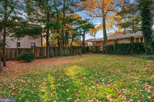 625 Pkwy Ave, Trenton NJ 08618-2725 exterior