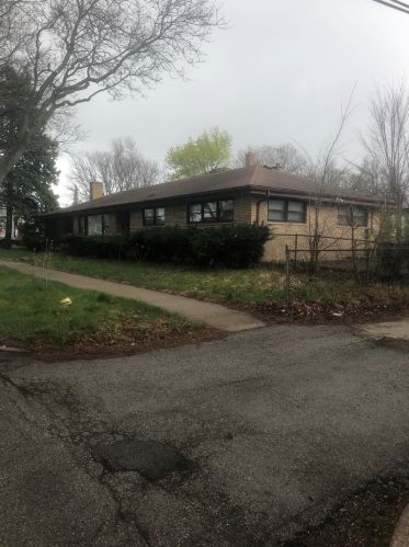 2801 Jerome St, Chicago, IL 60645-1230