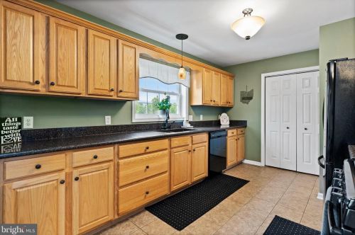 22 Meade Dr, Carlisle PA 17013-8141 exterior