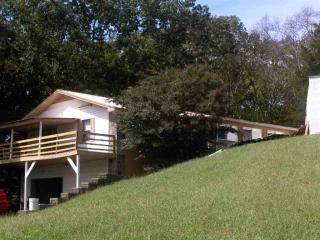 1743 Sandy Ridge Rd, Dandridge, TN 37725-6744