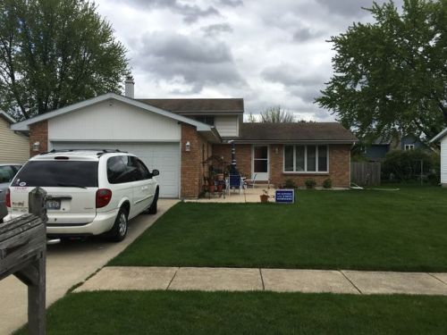 823 Quail Dr, Bradley, IL 60915-1335