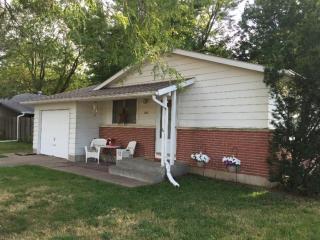 101 Sycamore Dr, Lincoln, NE 68510-2551