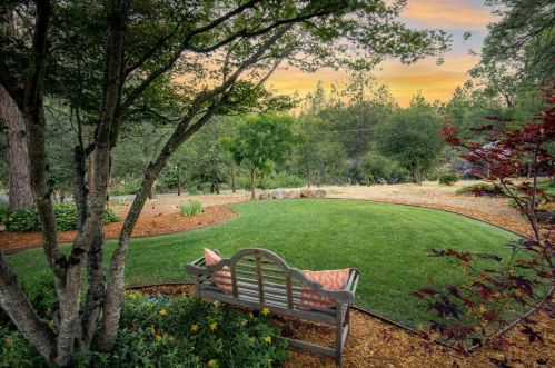 1862 Green Meadow Ln, Meadow Vista, CA 95722-9403