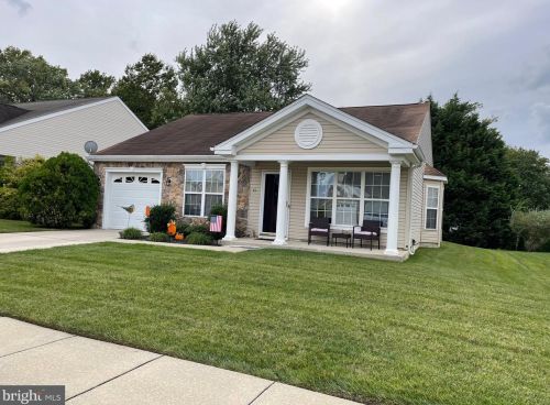 11 Meadowview Dr, Pilesgrove, NJ 08098-2539