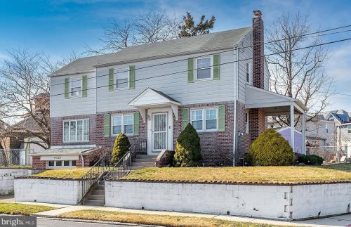 11 Johnson Blvd, Gloucester, NJ 08030-1525