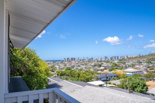 1715-B 10 Ave, Honolulu HI  exterior