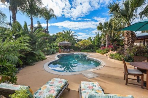 3433 Royal Rd, Vista CA  92084-6616 exterior