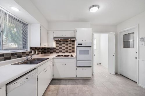 2612 Avenida Loop, Irving TX  75062-5131 exterior