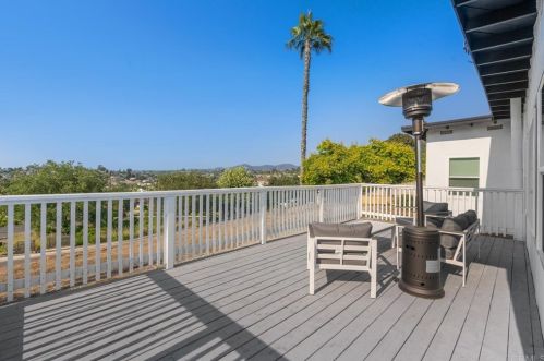 835 Phillips St, Vista CA  92083-7108 exterior